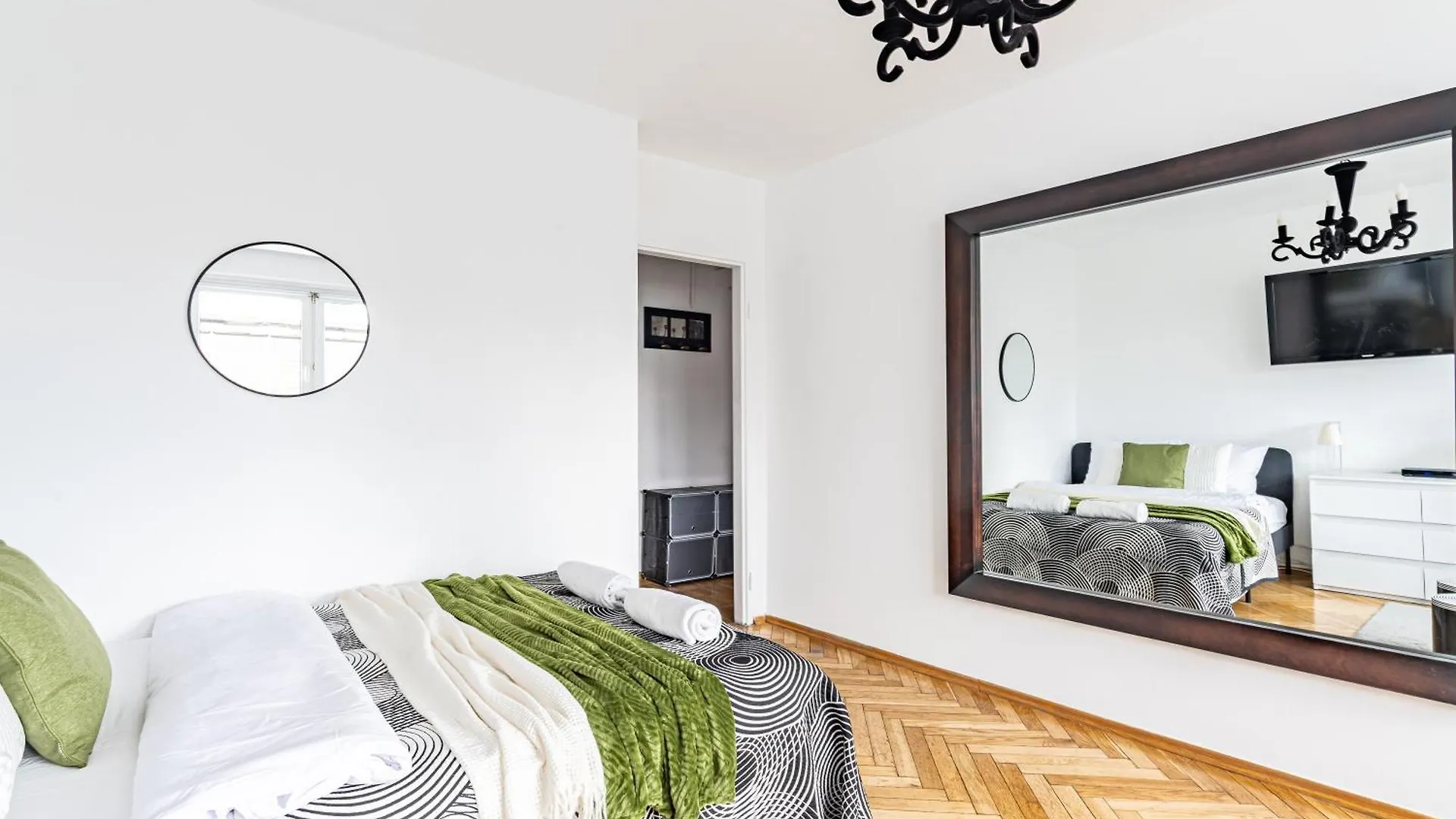 Zlota Apt 76 Superapart Варшава 0*,  Польша